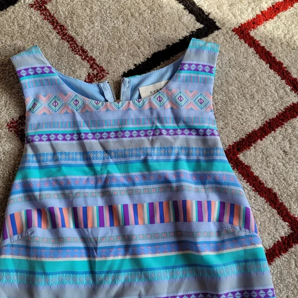 Geometric Pattern Dress - Picture 4 of 8